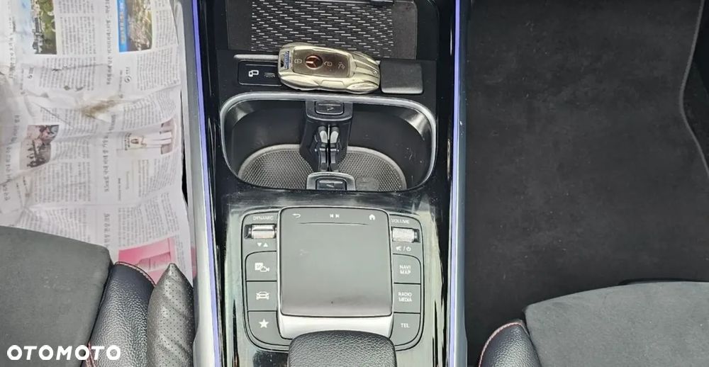Mercedes-Benz GLB - 11