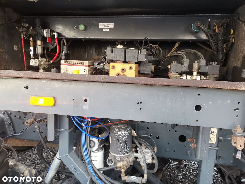 Iveco Eurocargo 180e25 zamiatarka Johanston VT800 - 16