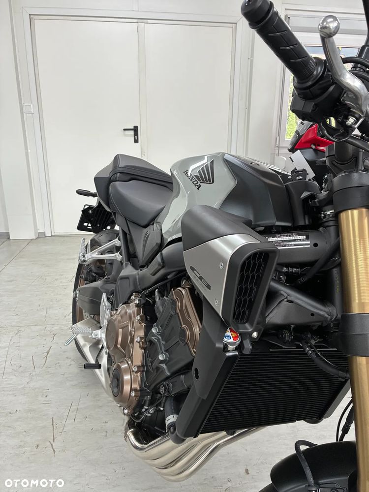 Honda CB - 3