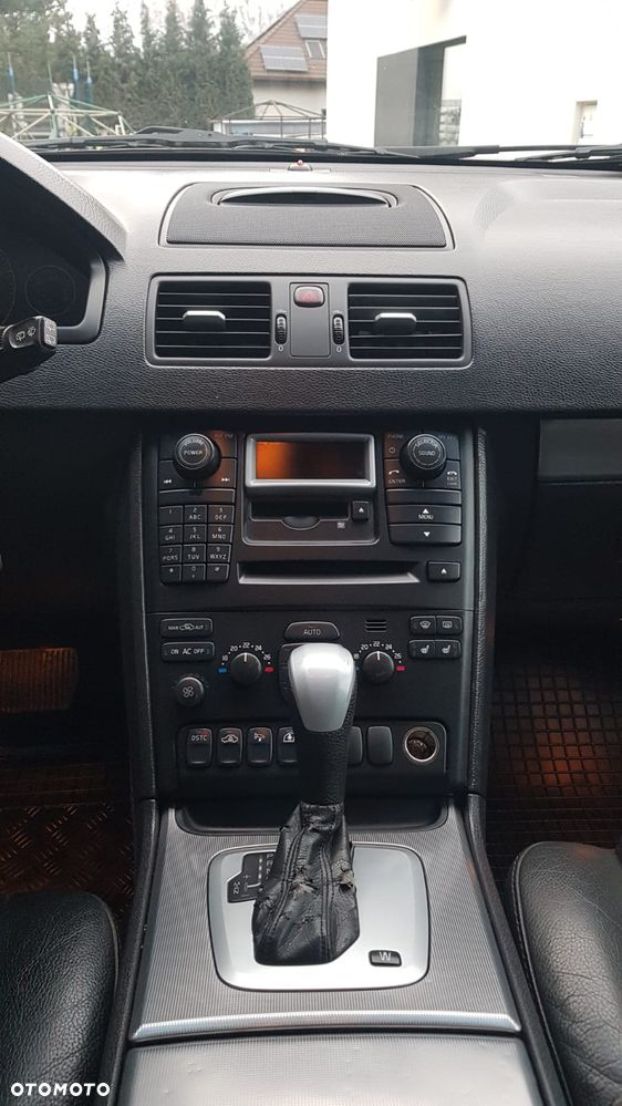 Volvo XC 90 2.4 D5 - 12