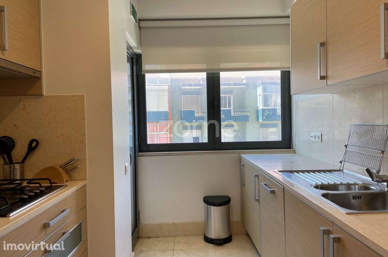 Apartamento T2 mobilado, com varanda, na Venteira, Amadora. - Grande imagem: 2/29