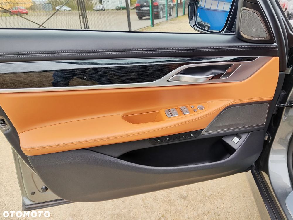 BMW Seria 7 740d xDrive sport - 25