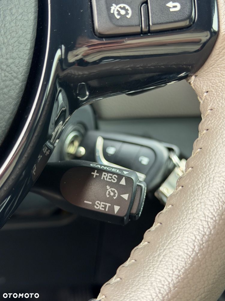 Toyota Yaris - 24