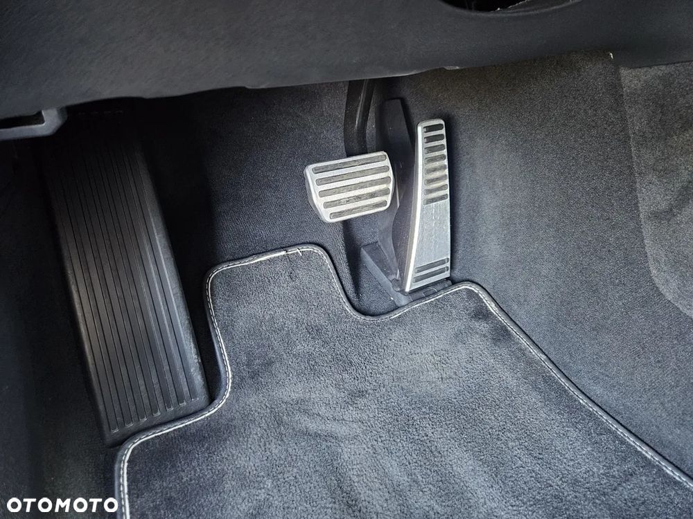 Volvo S60 T4 R-Design - 12