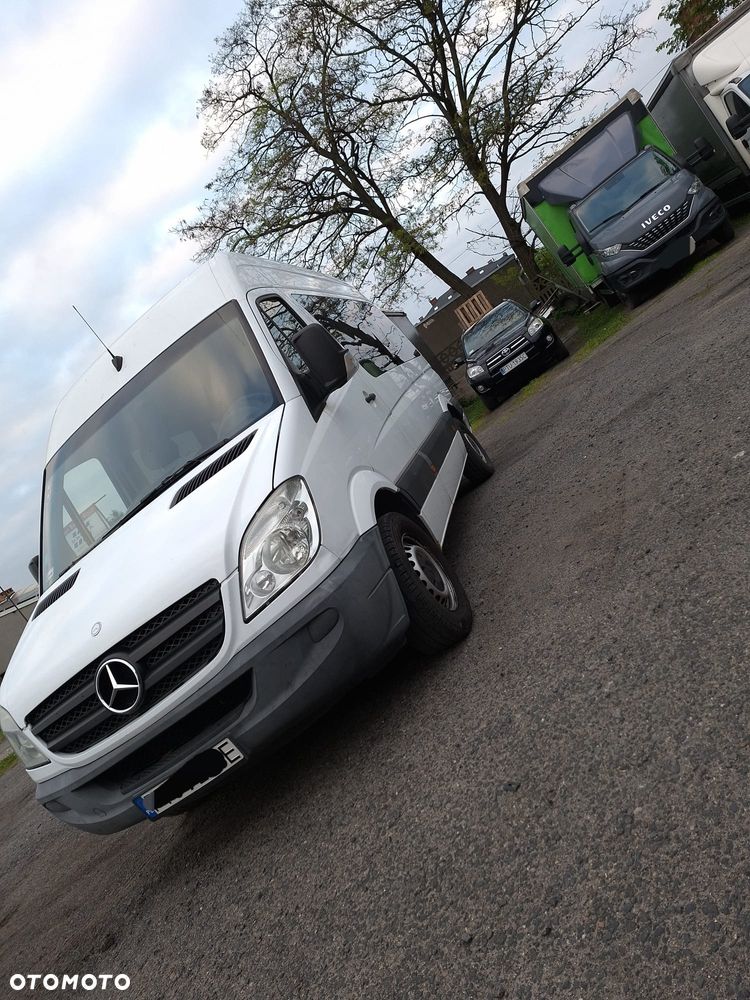 Mercedes-Benz Sprinter - 2