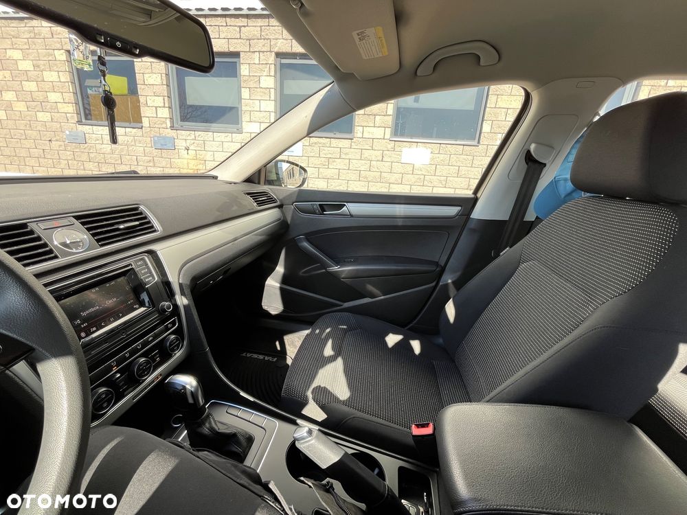 Volkswagen Passat 1.8 TSI (BlueMotion Technology) DSG Comfortline - 28