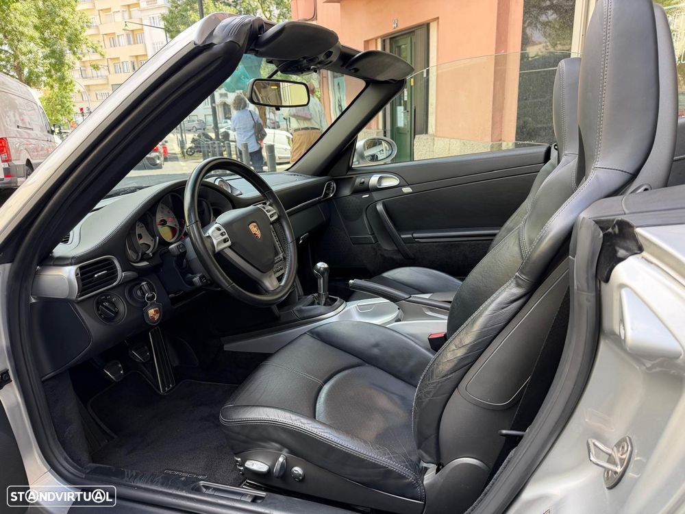 Porsche 911 (997) Carrera 4 S - 26