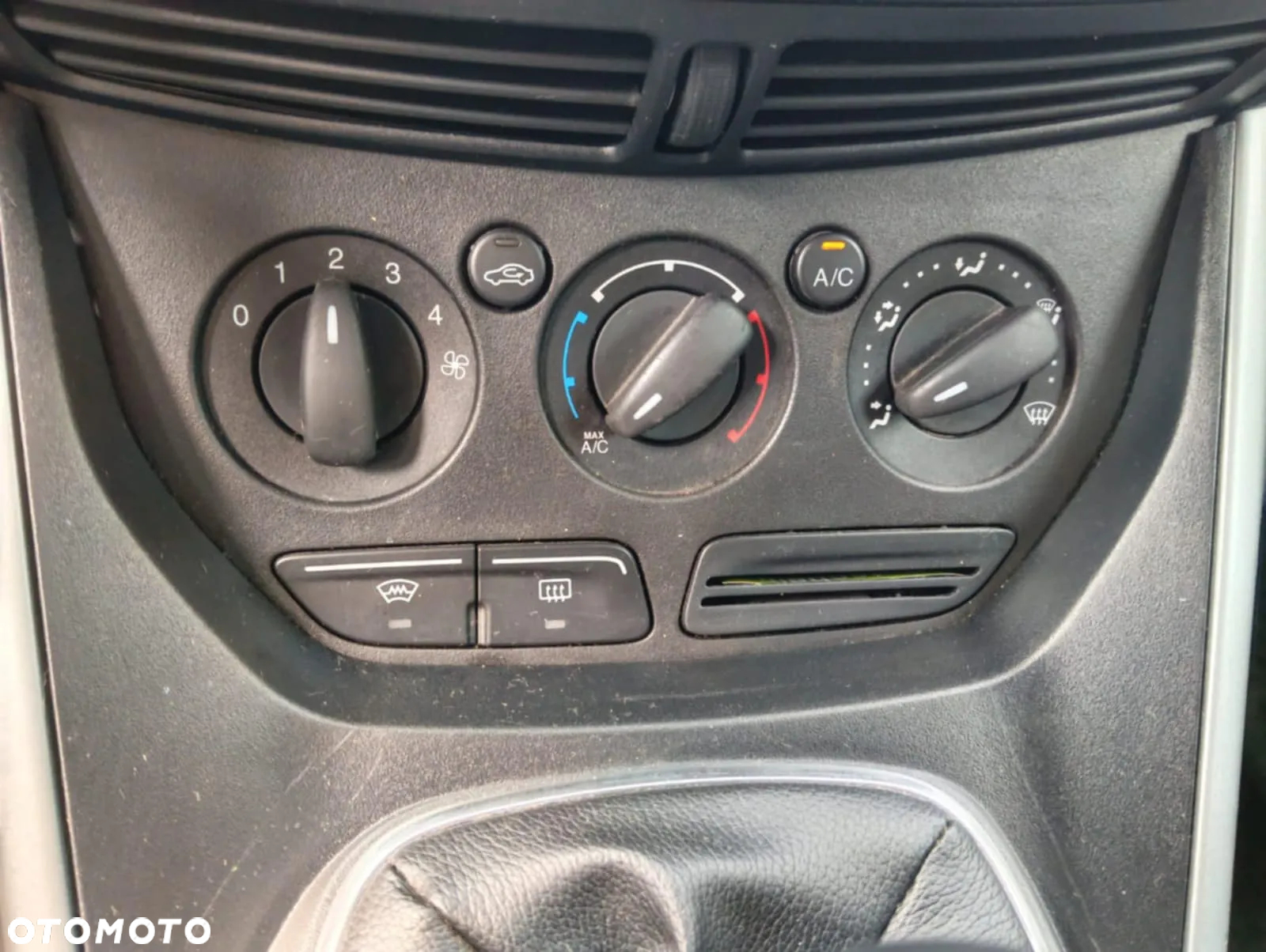 Ford C-MAX 1.6 Ti-VCT Champions Edition - 15