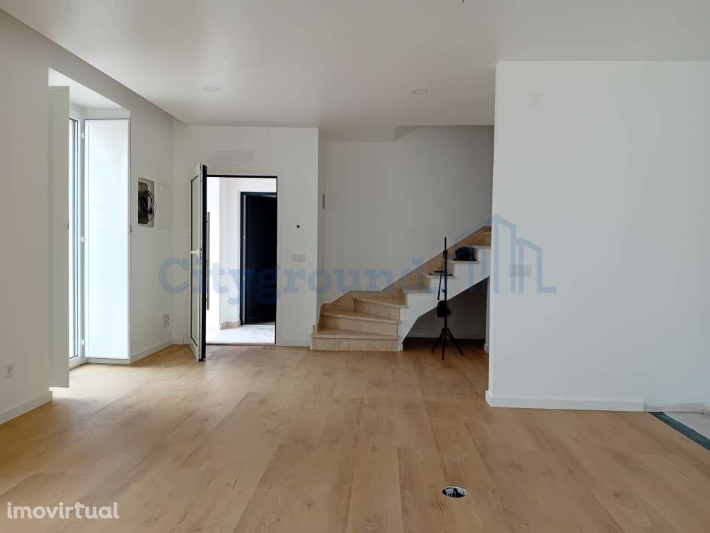 Moradia Geminada V2+1 no centro da cidade, Ourém - Grande imagem: 5/21