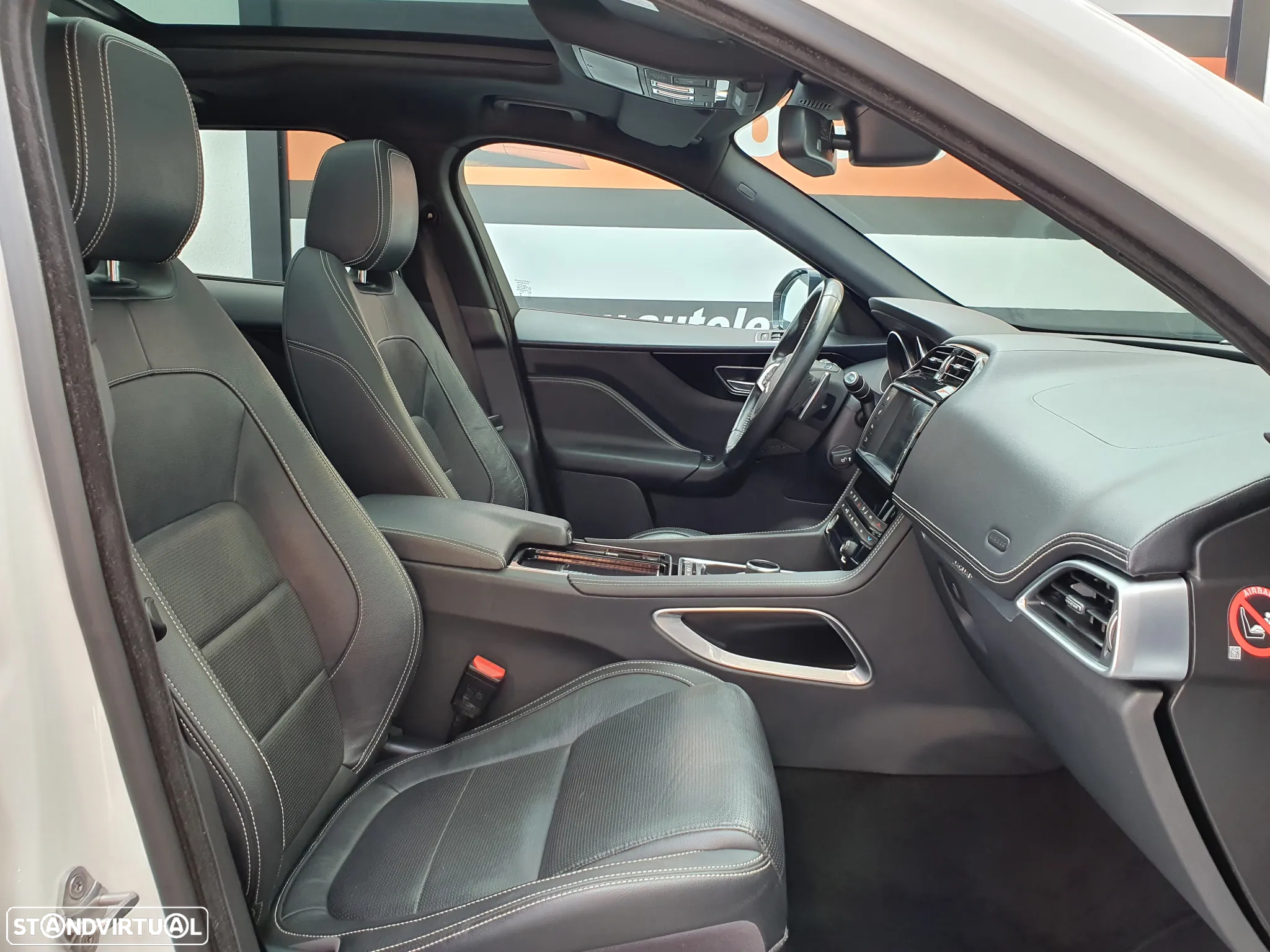 Jaguar F-Pace 20d AWD Aut. R-Sport - 4