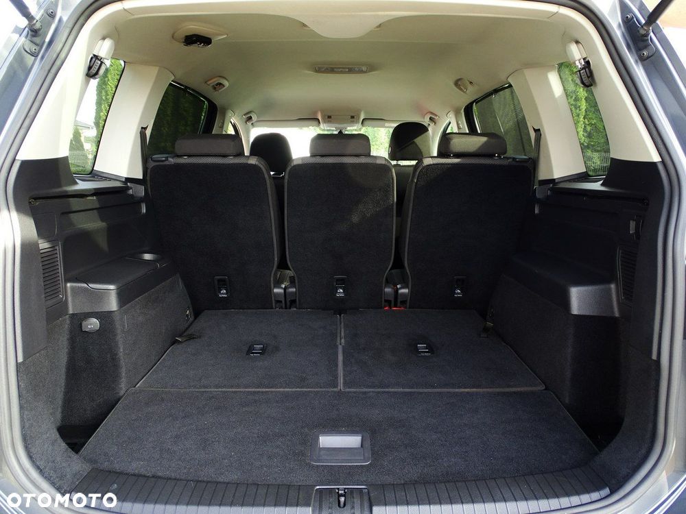 Volkswagen Touran - 38