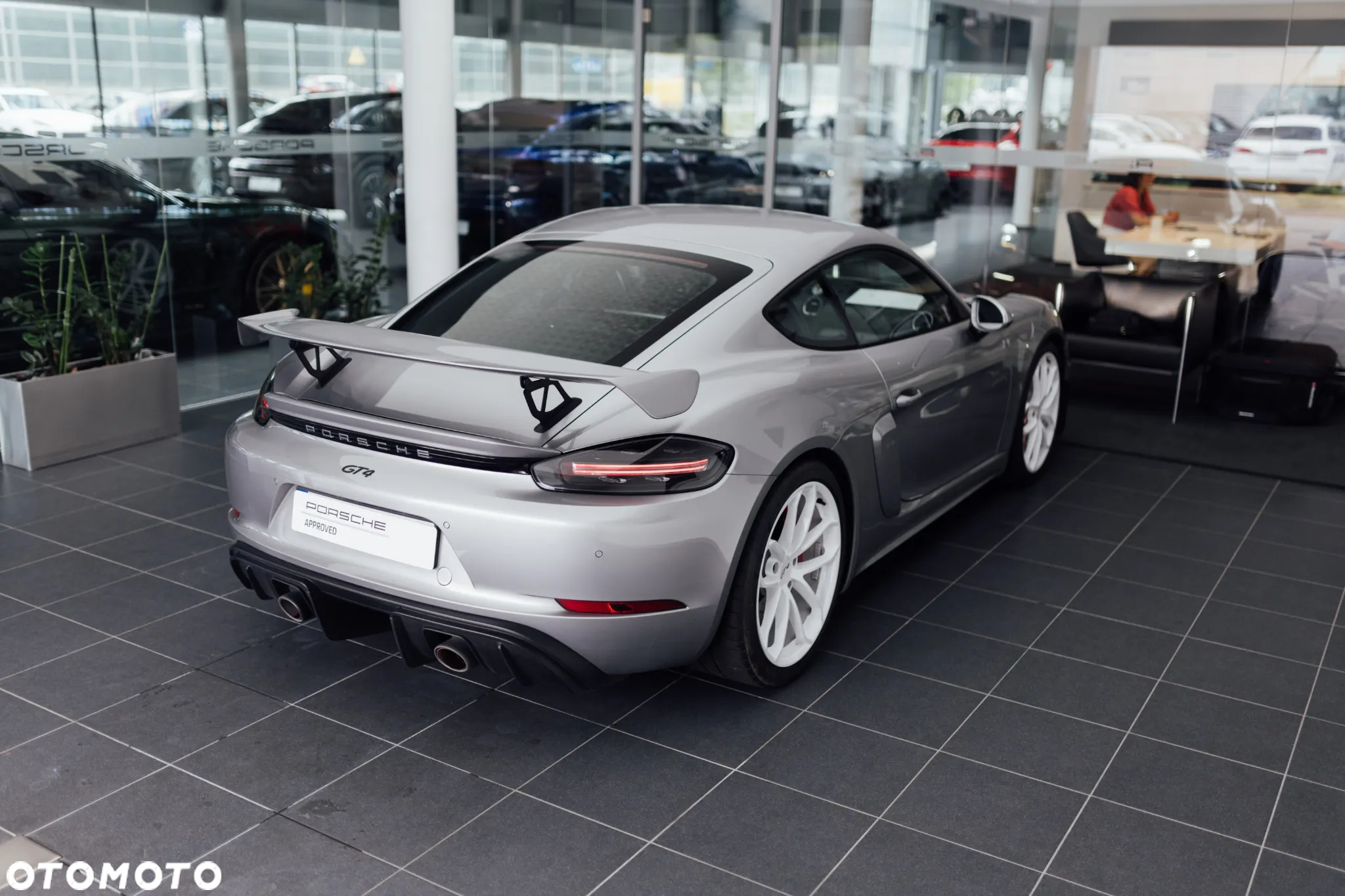 Porsche 718 Cayman GPF GT4 - 10