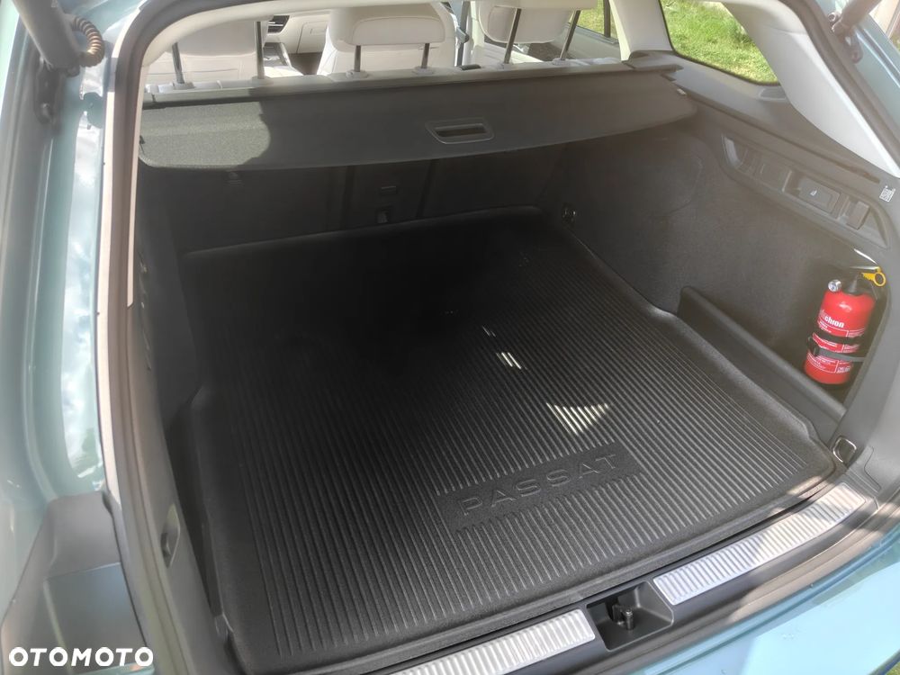 Volkswagen Passat - 14