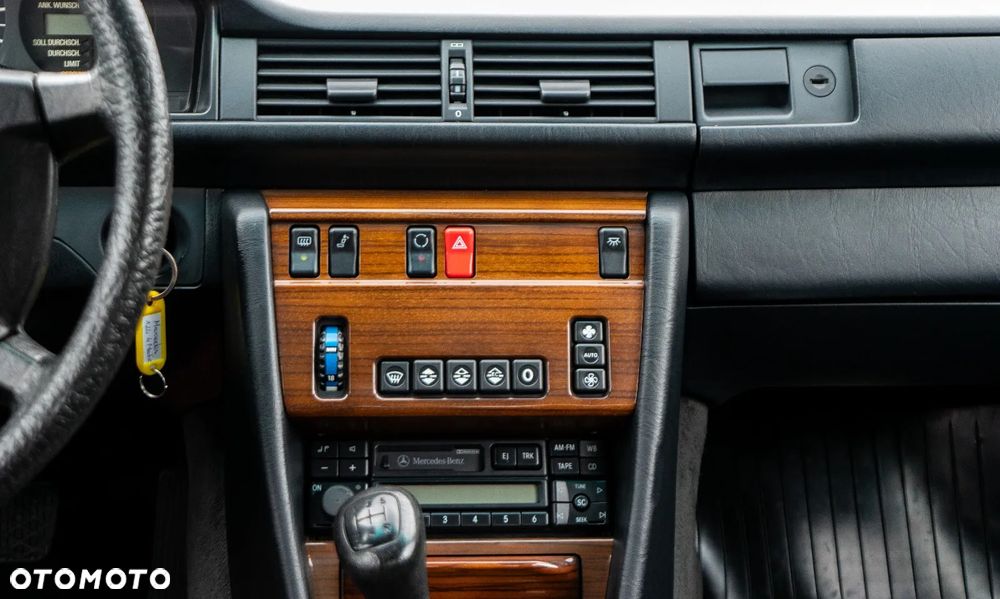 Mercedes-Benz Klasa E - 9