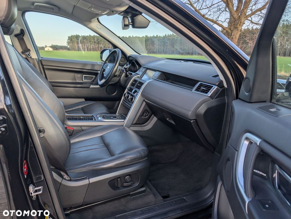 Land Rover Discovery Sport D150 R-Dynamic SE - 24