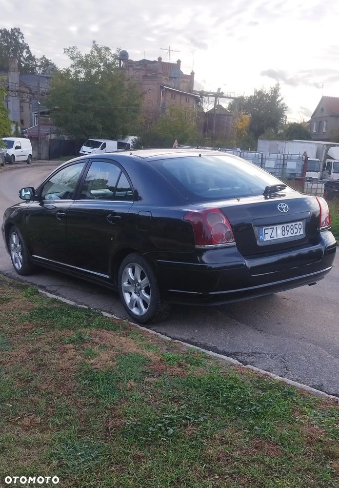 Toyota Avensis - 5
