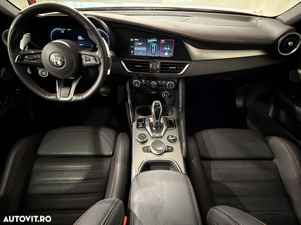 Alfa Romeo Giulia 2.0 Turbo 16V AT8-Q4 Competizione - 9