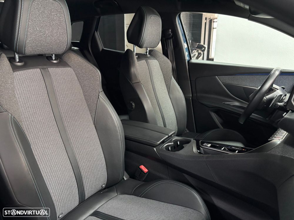 Peugeot 3008 1.5 BlueHDi Allure Pack EAT8 - 19