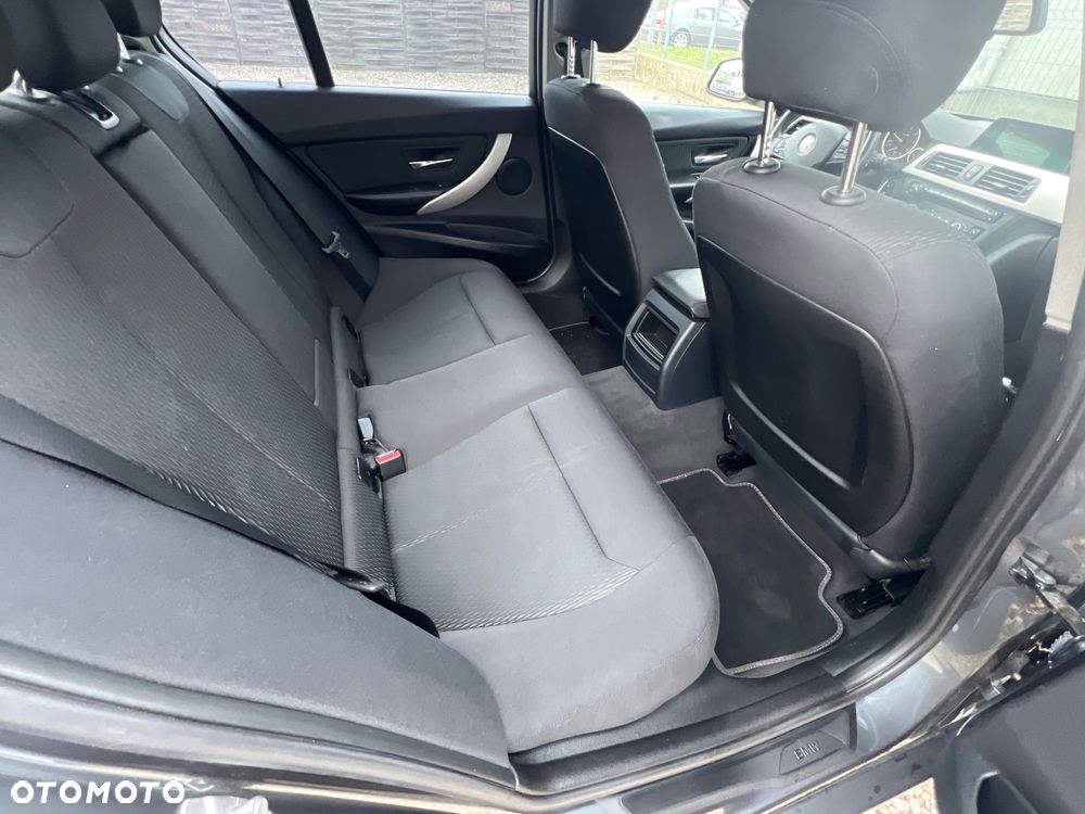 BMW Seria 3 - 18