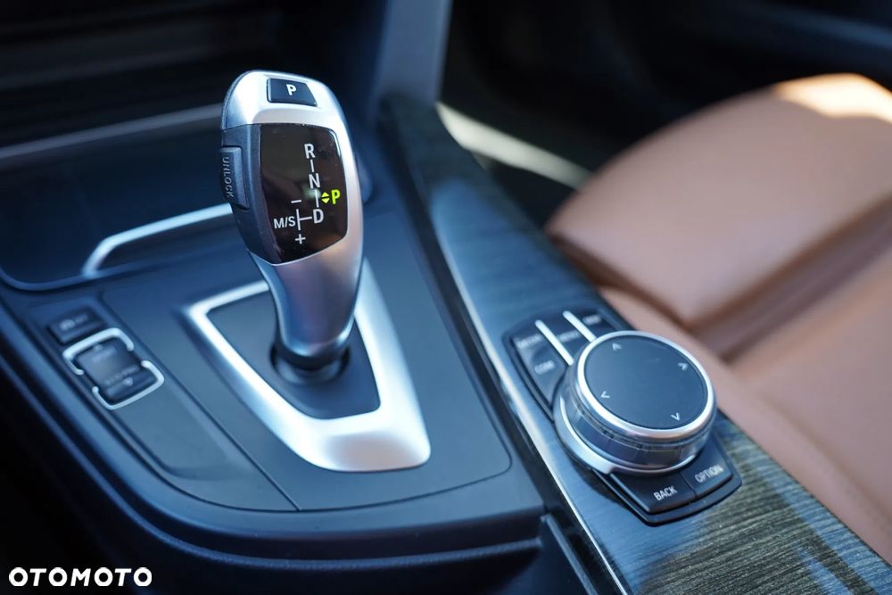 BMW Seria 3 320d Sport-Aut Efficient Dynamics Edition Sport Line - 33