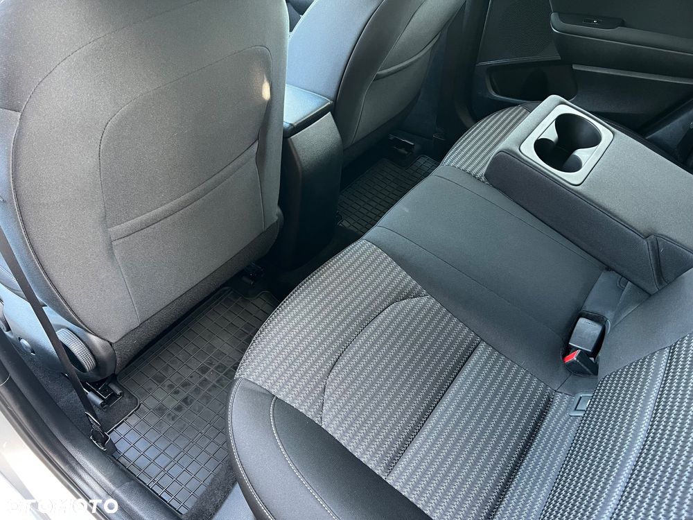 Kia Ceed - 12