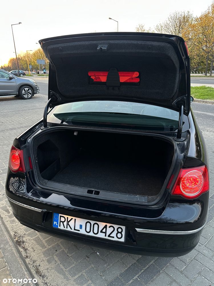 Volkswagen Passat 2.0 TDI Comfortline - 21