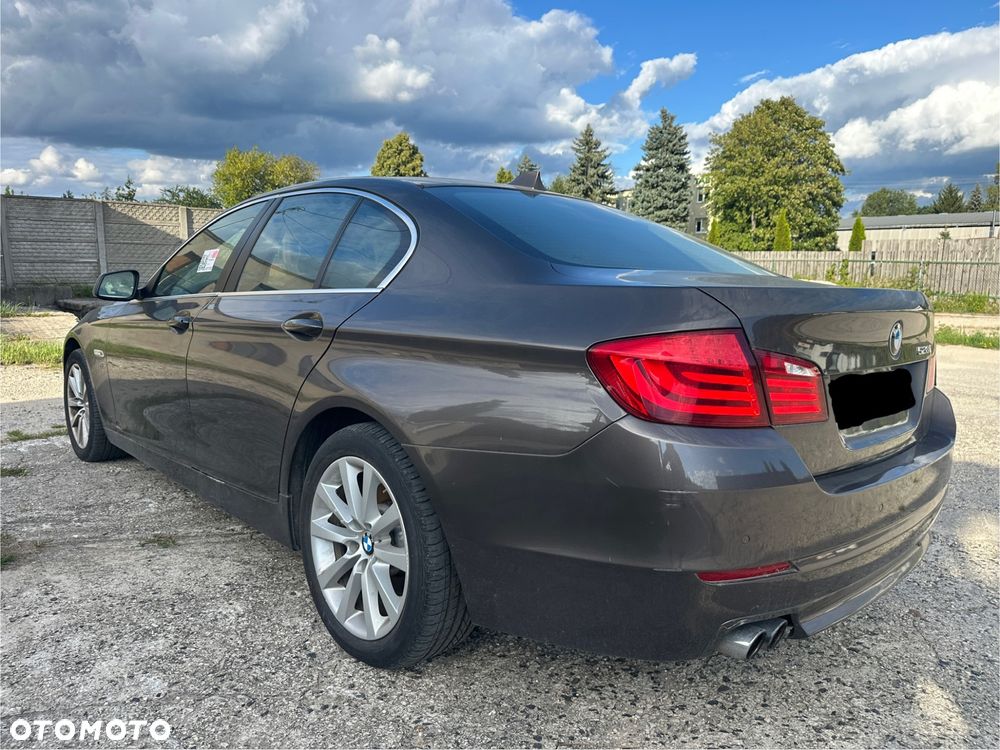 BMW Seria 5 528i - 3