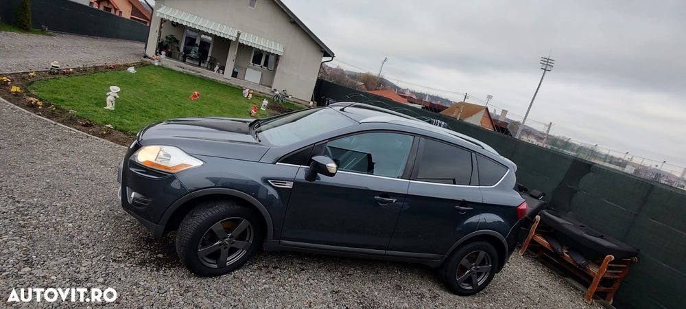 Ford Kuga 2.0 TDCi 2x4 Titanium - 4