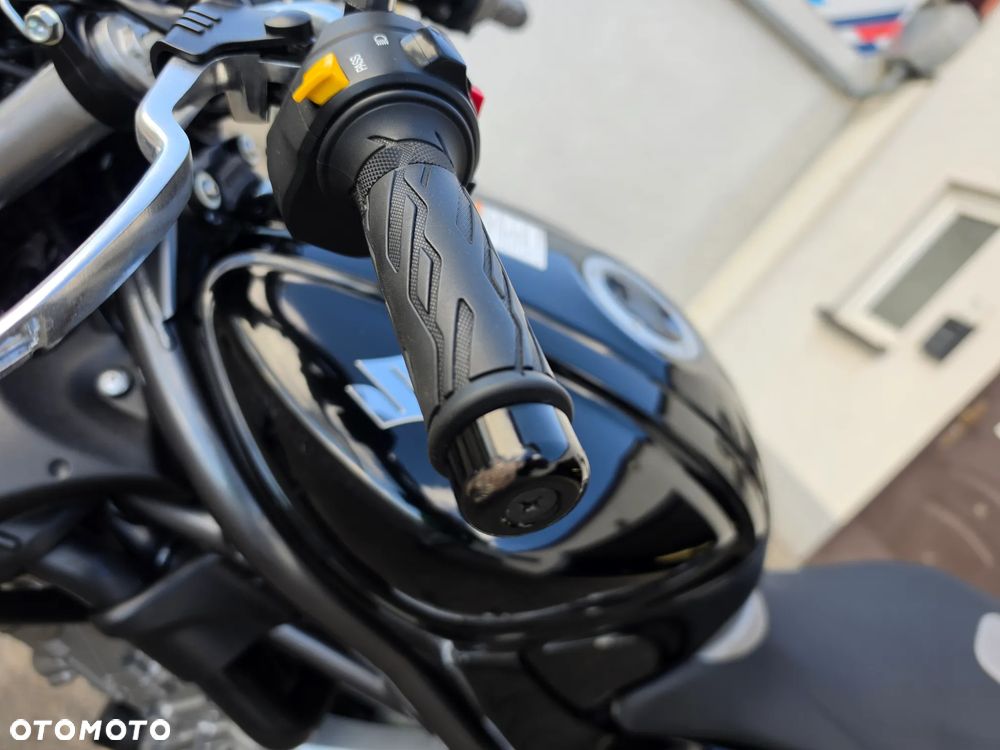 Suzuki Gladius - 38