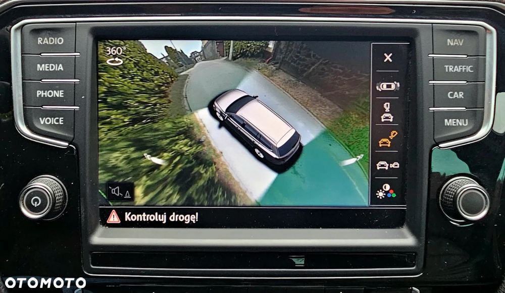 Volkswagen Passat 2.0 TDI (BlueMotion Technology) Highline - 18