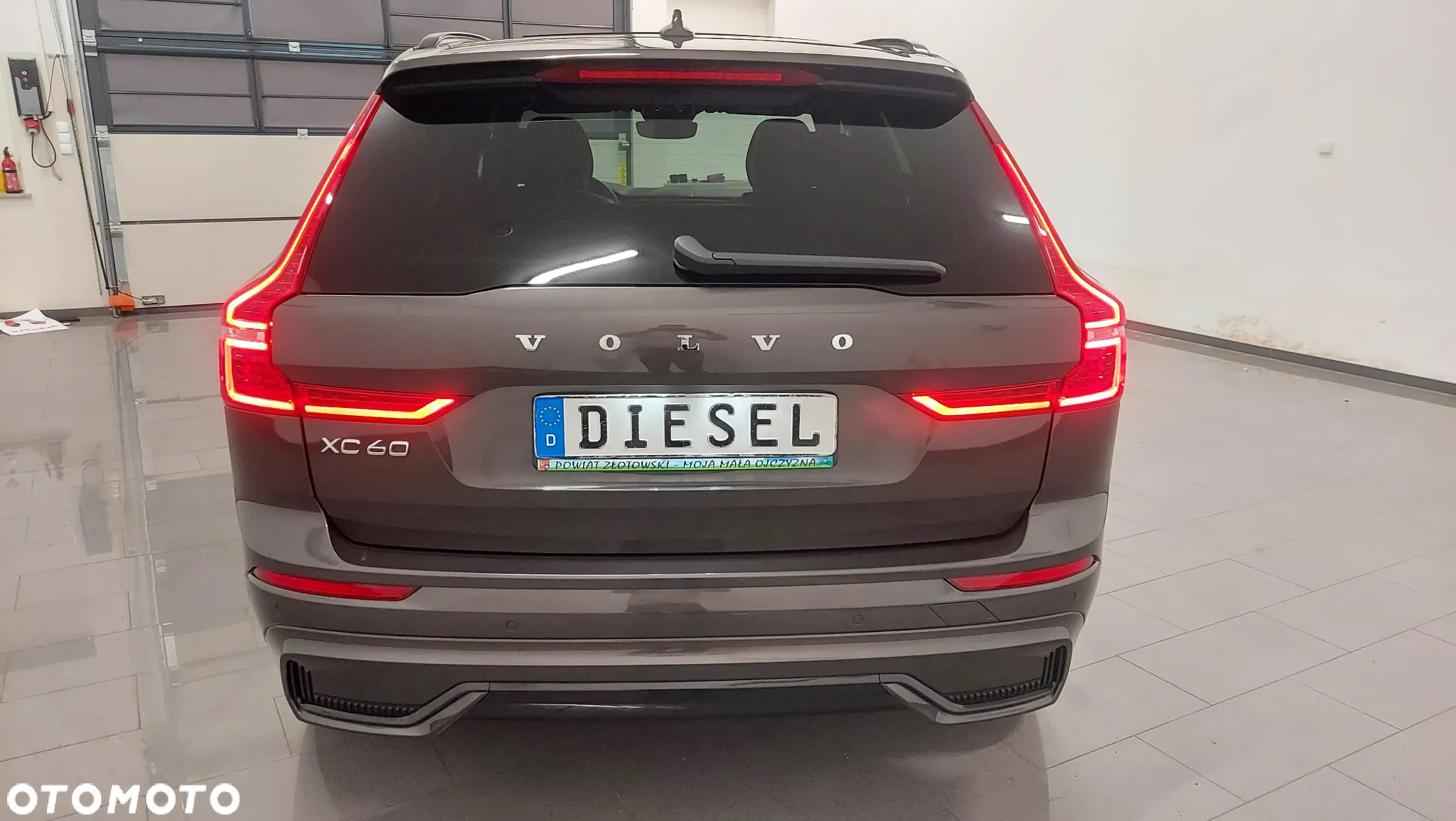 Volvo XC 60 B4 D Plus Dark - 5