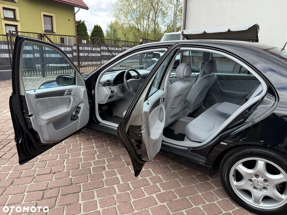 Mercedes-Benz Klasa C 200 Kompressor Automatik Avantgarde - 31
