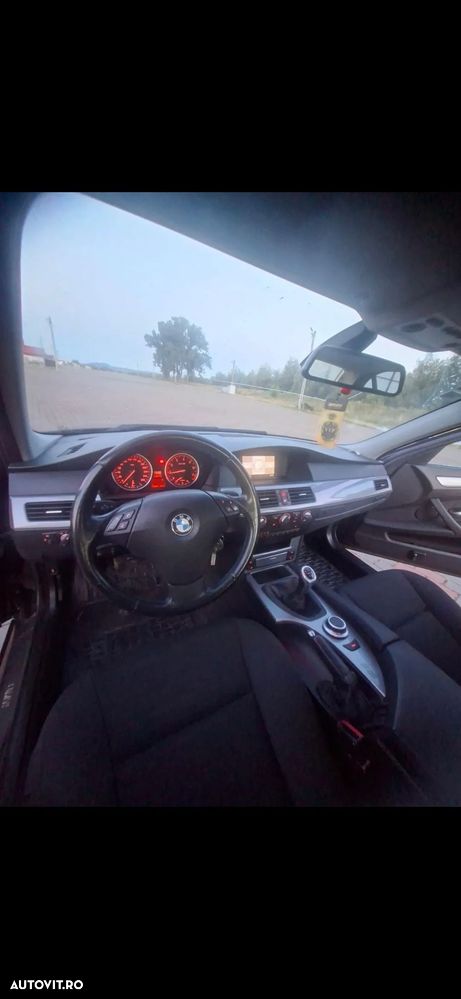 BMW Seria 5 520i - 2