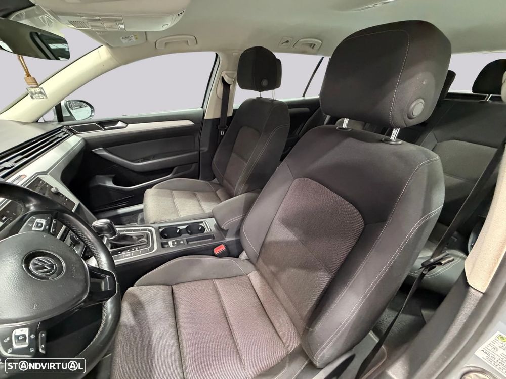 VW Passat 1.6 TDI Business DSG - 26