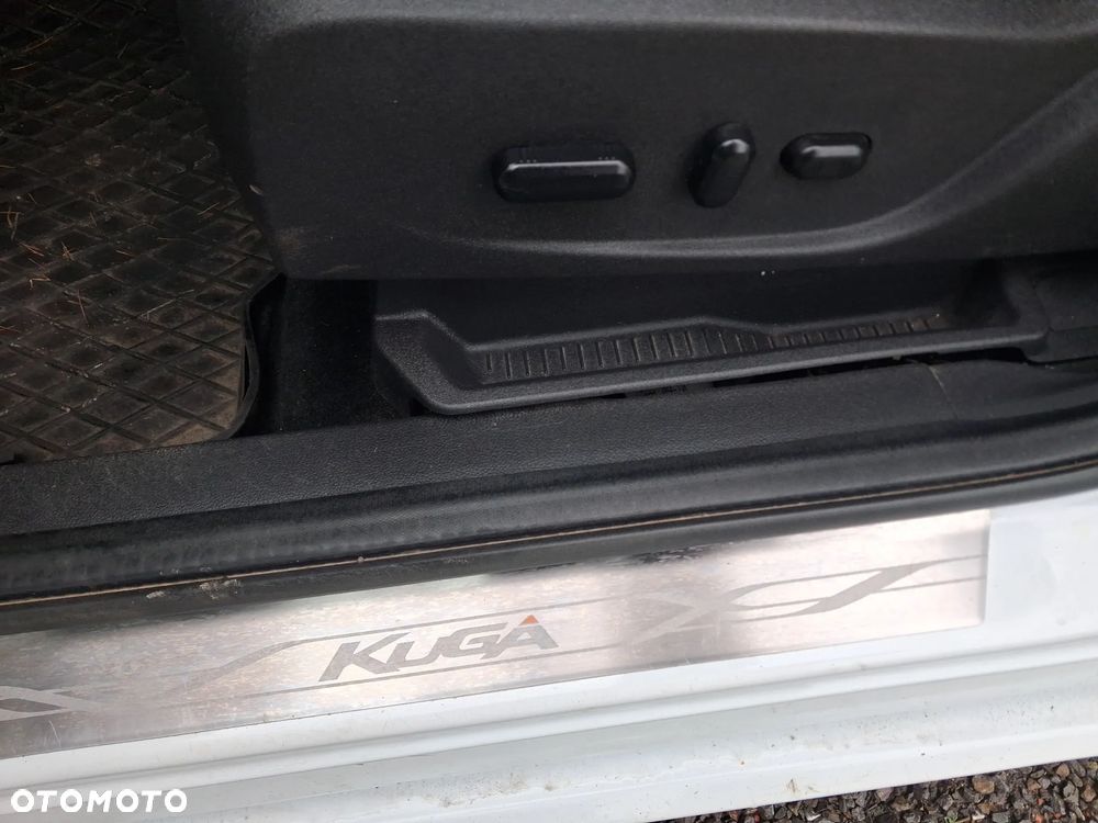 Ford Kuga 1.6 EcoBoost 2x4 Titanium - 15