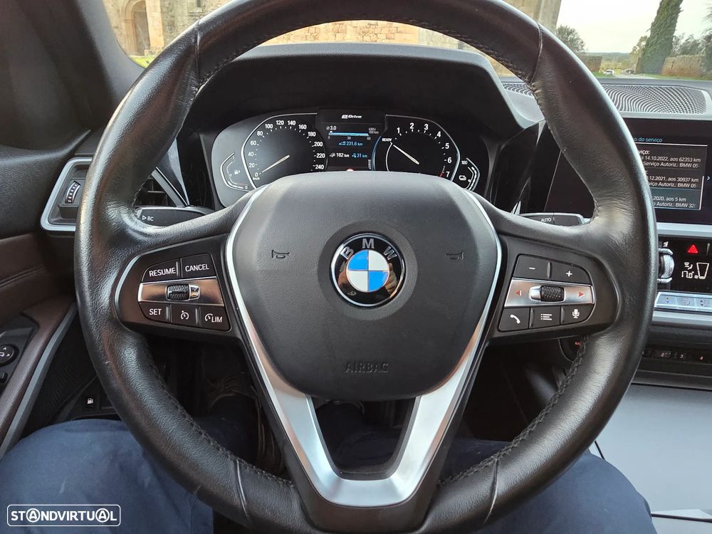 BMW 330 e xDrive Aut. - 23