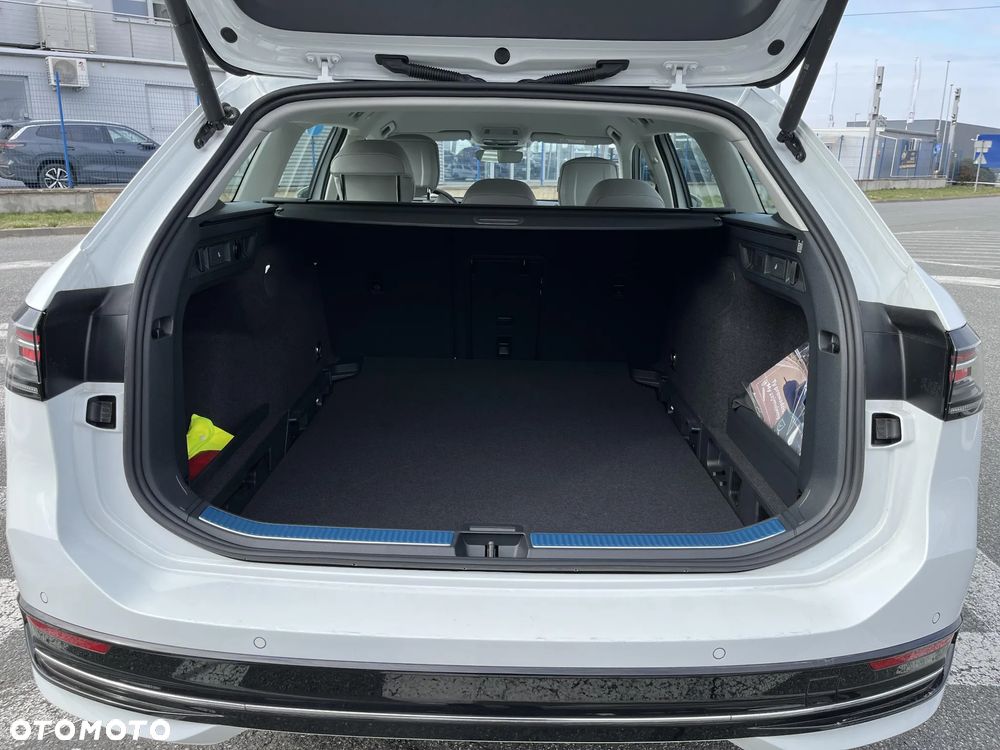 Volkswagen Passat - 34