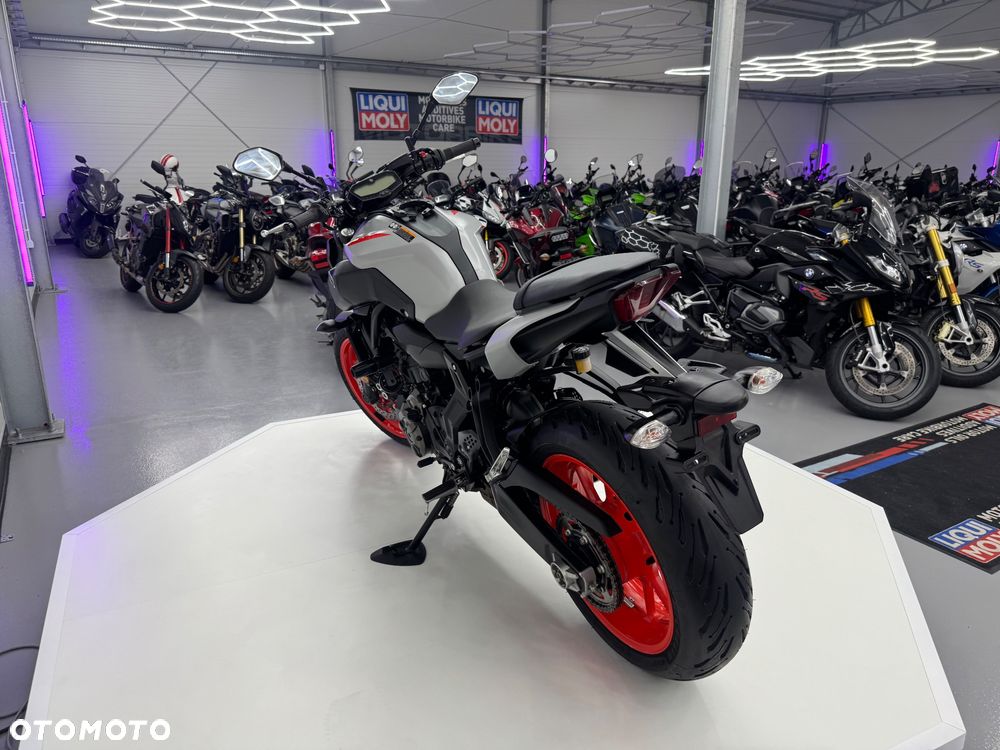 Yamaha MT - 8