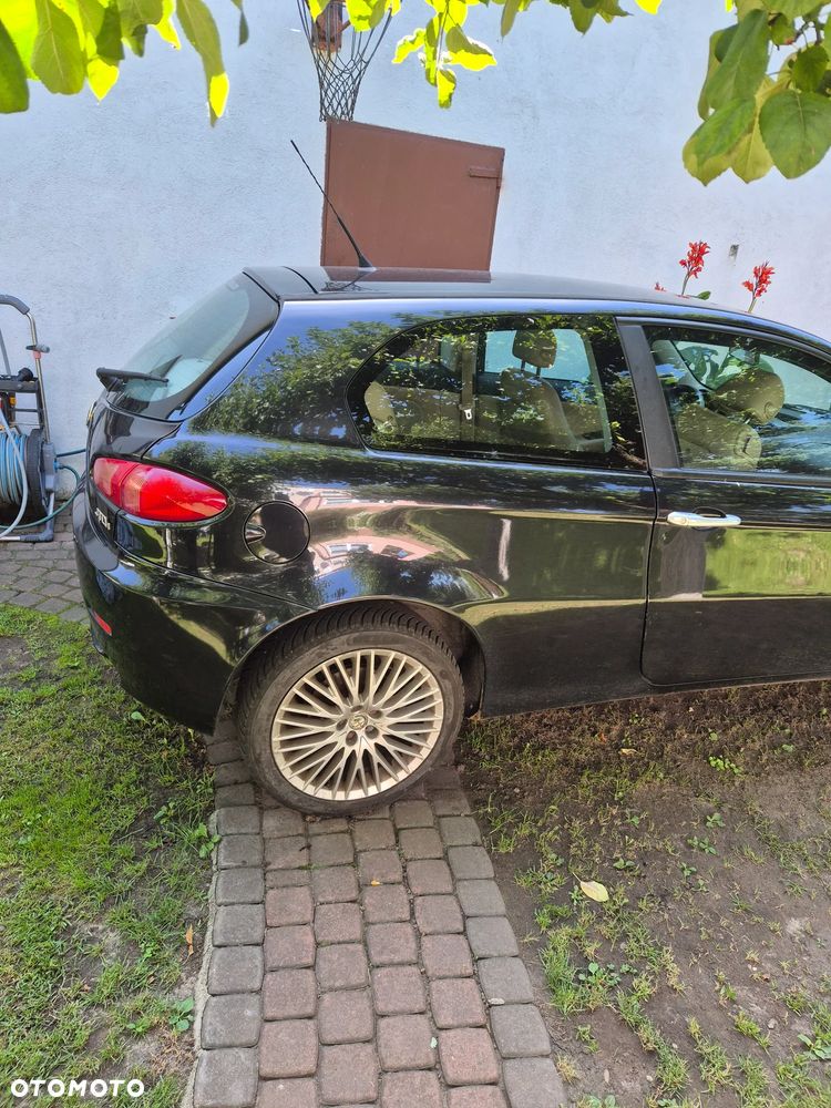 Alfa Romeo 147 1.9 JTD 8V M-Jet DPF AMICA - 4
