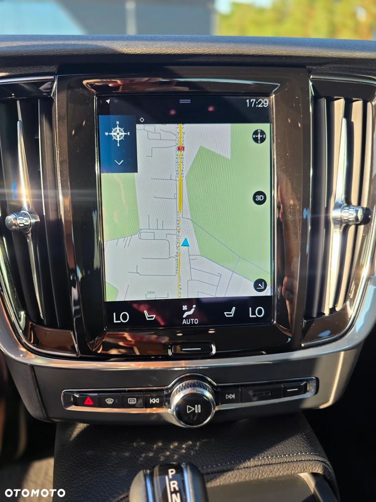 Volvo S90 D4 SCR Momentum Pro - 28