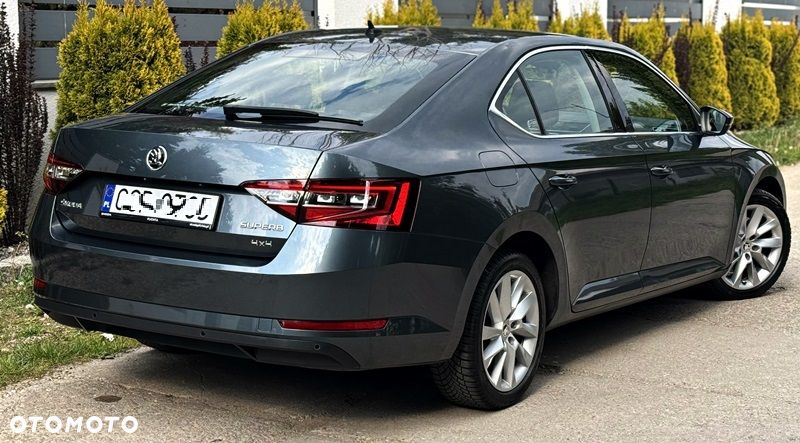 Skoda Superb 2.0 TDI SCR 4x4 Ambition DSG - 36