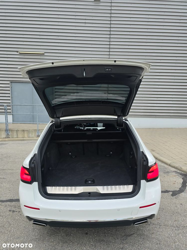 BMW Seria 5 530e Luxury Line sport - 40