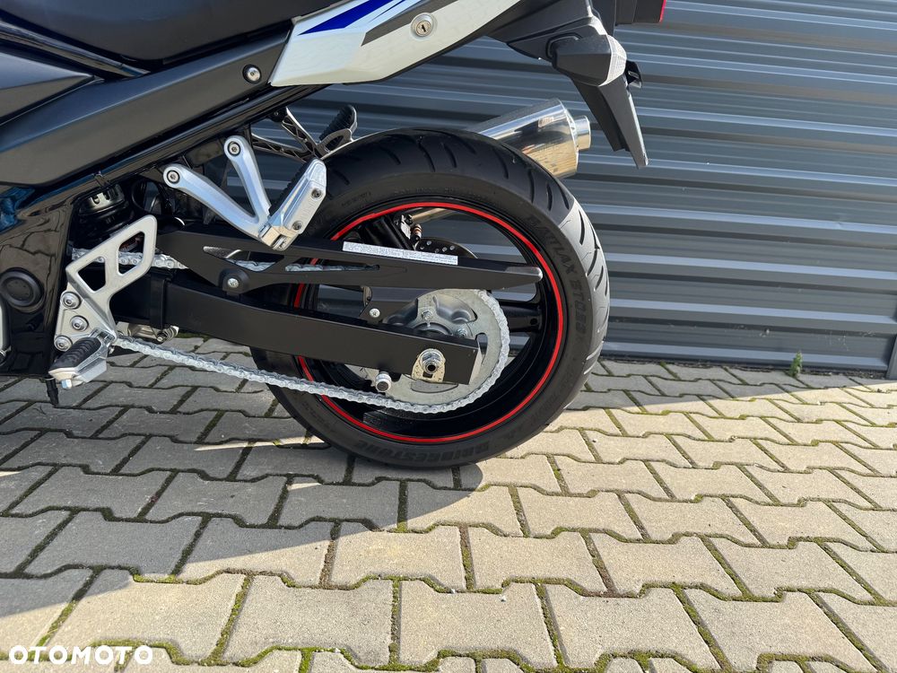 Suzuki GSX - 22