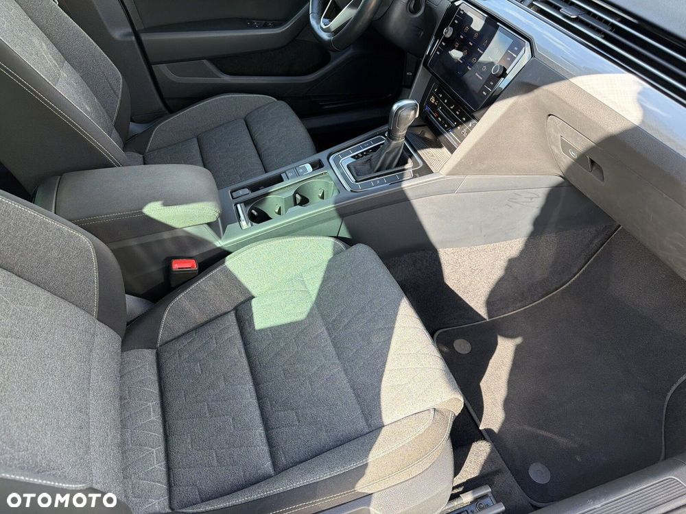 Volkswagen Passat - 39