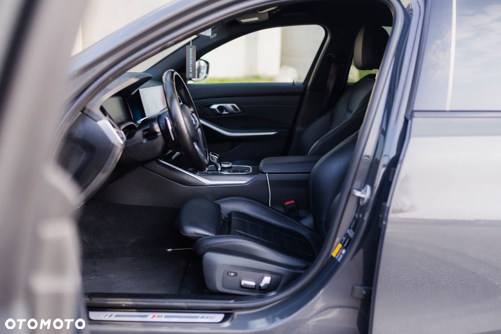 BMW Seria 3 330i Edition M Sport Shadow - 22