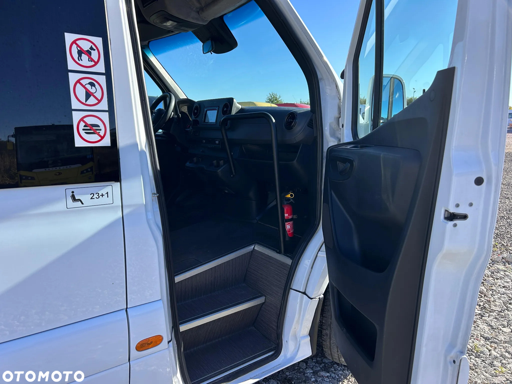 Mercedes-Benz Sprinter 517 - 8