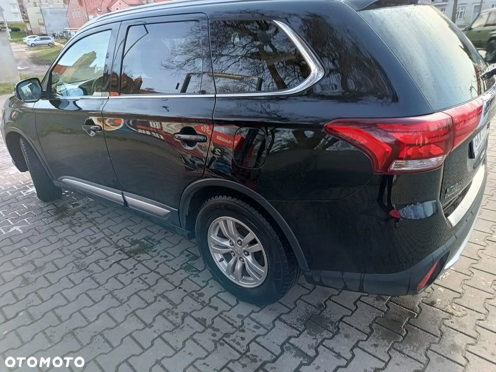 Mitsubishi Outlander - 4