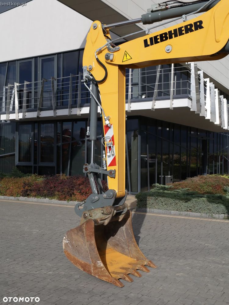Liebherr A910 Compact - 15