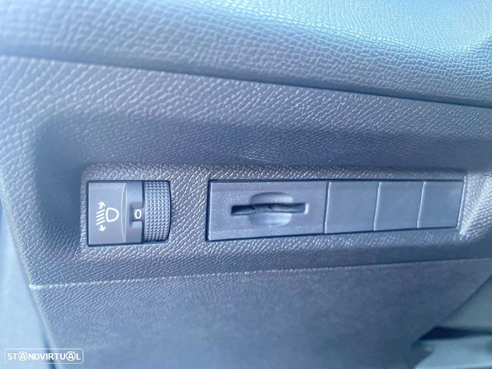 Peugeot 308 1.2 PureTech Allure Full LED - 21