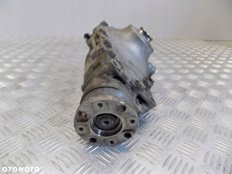 BMW G11 G12 G30 DYFER PRZEDNI MOST 7648878 2.56 - 7